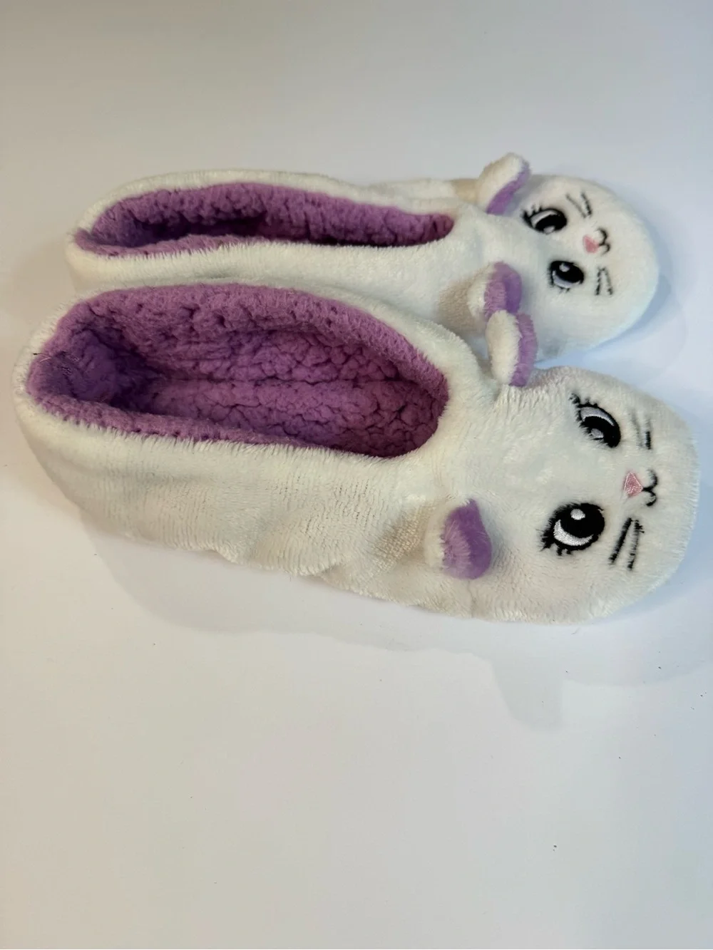 Kids Plush Cat Slip-On Slippers - White with Purple Lining